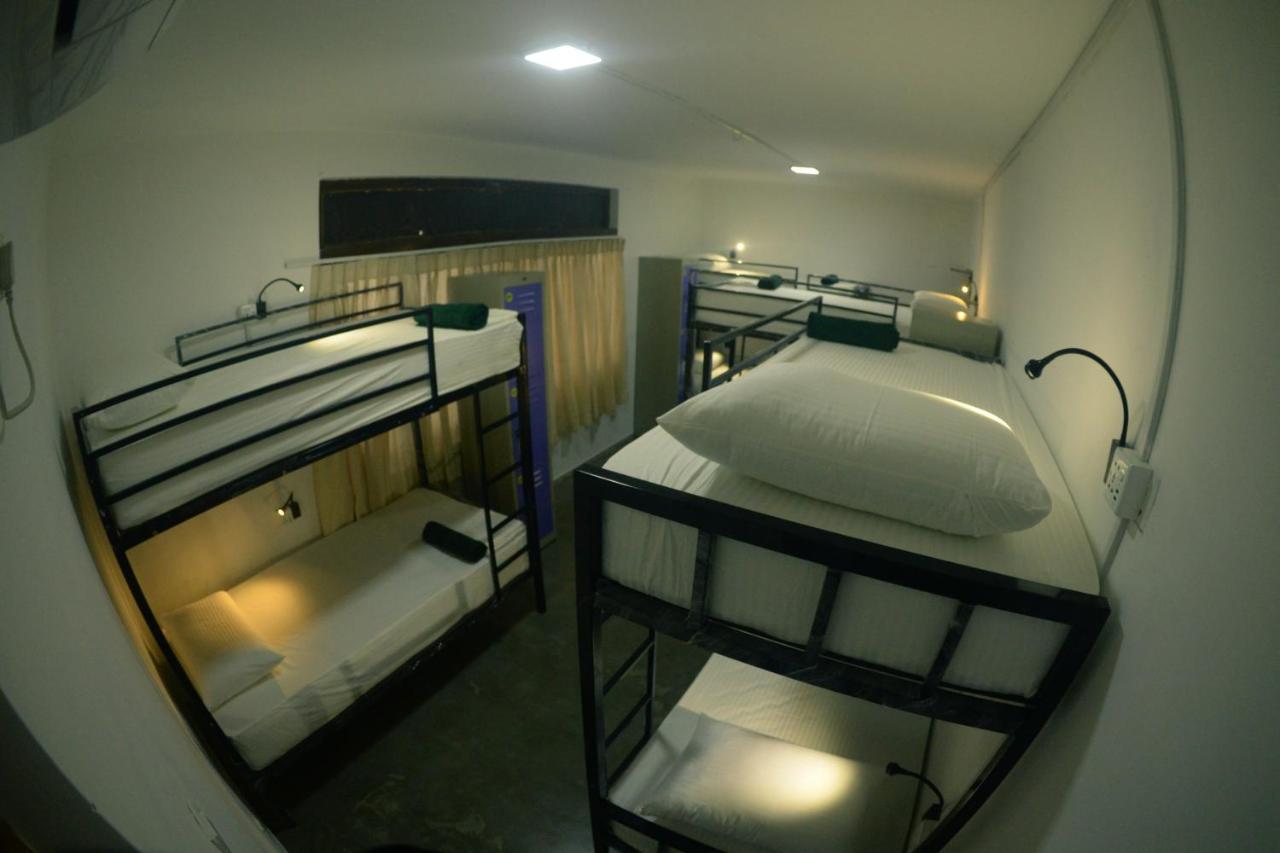Groove House Hostels Коломбо Екстер'єр фото