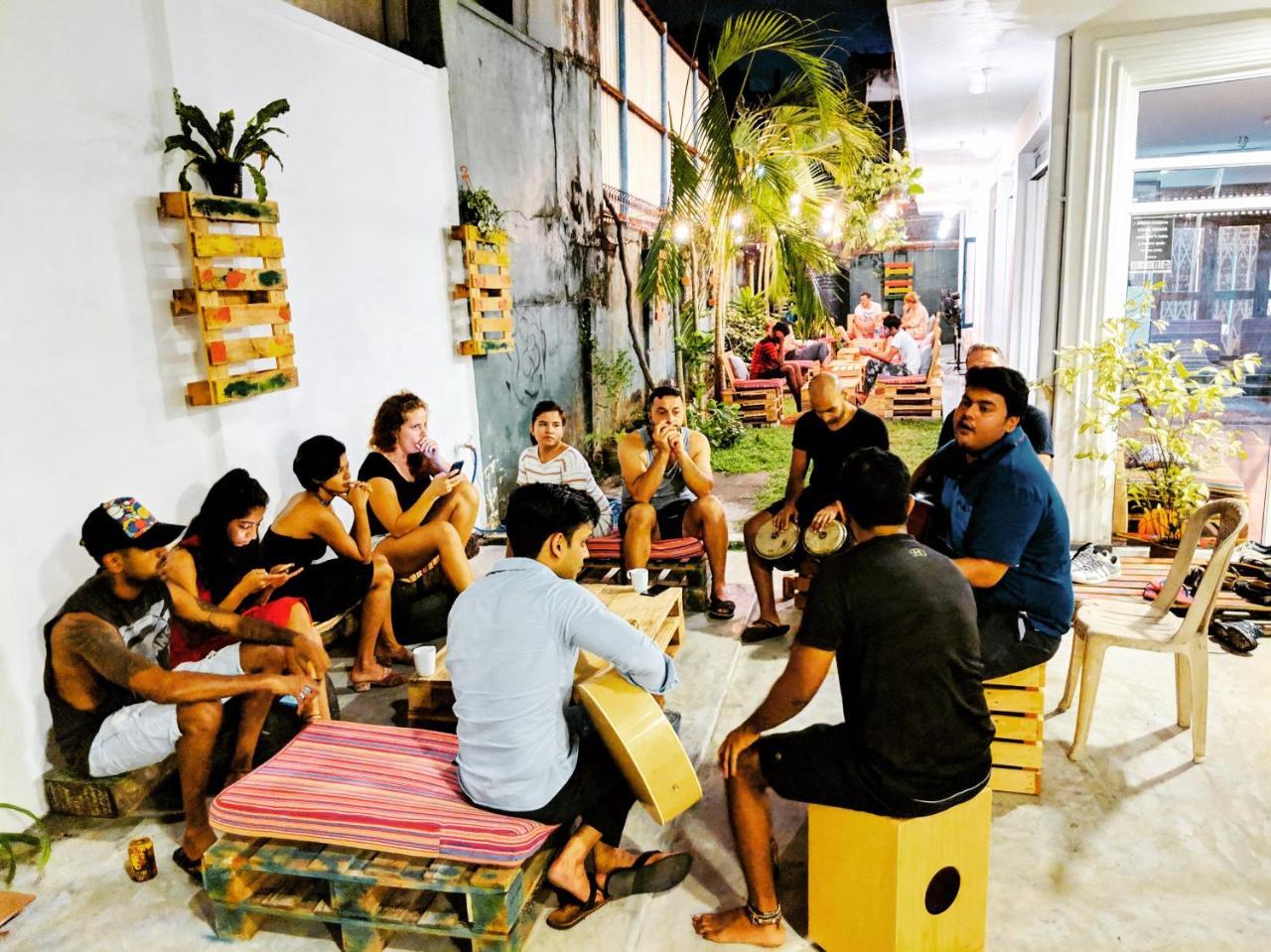 Groove House Hostels Коломбо Екстер'єр фото
